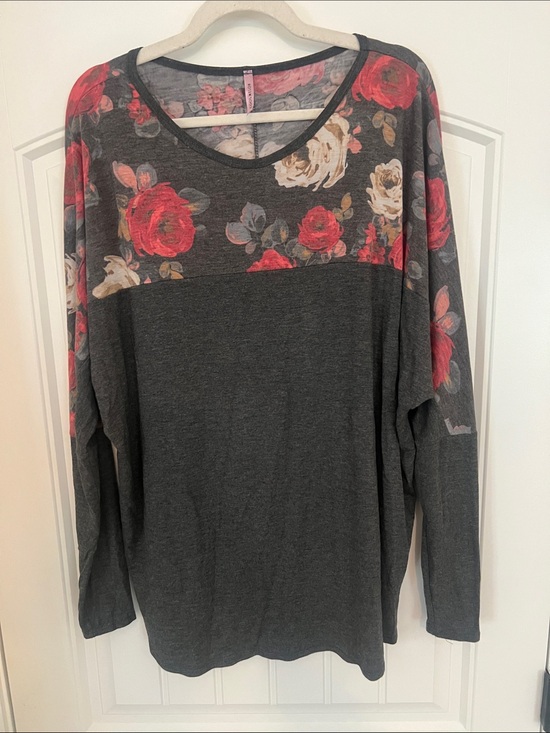 Cool Melon Tops - Cool Melon Women's Dark Gray Floral Yoke Long-Sleeve Tunic Top Sz 1XL